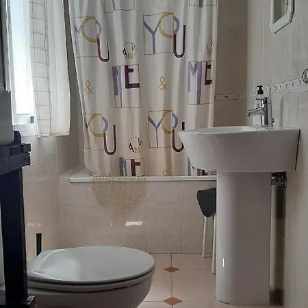 Apto Centrico Tirso De Molina Solo Familias Appartamento *