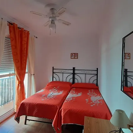 Apto Centrico Tirso De Molina Solo Familias Apartamento